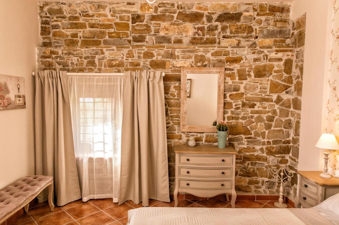 Il Mandorlo Fiorito Bed And Breakfast Ogliastro Cilento Exterior foto